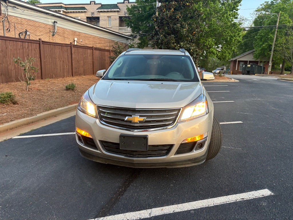 2015 Chevrolet Traverse Image 2