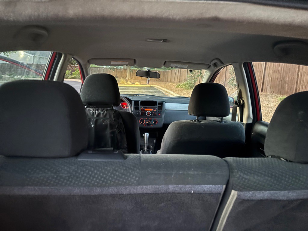 2011 Nissan Versa Image 9