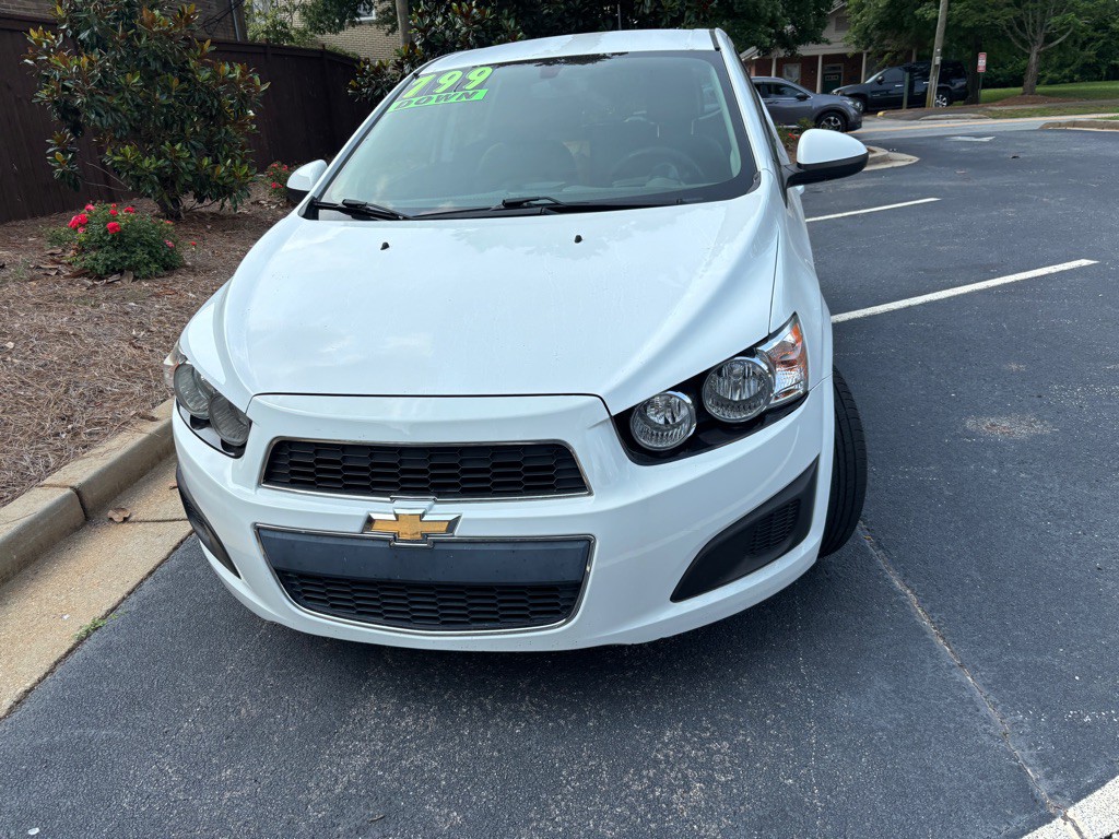 2016 Chevrolet Sonic Image 2