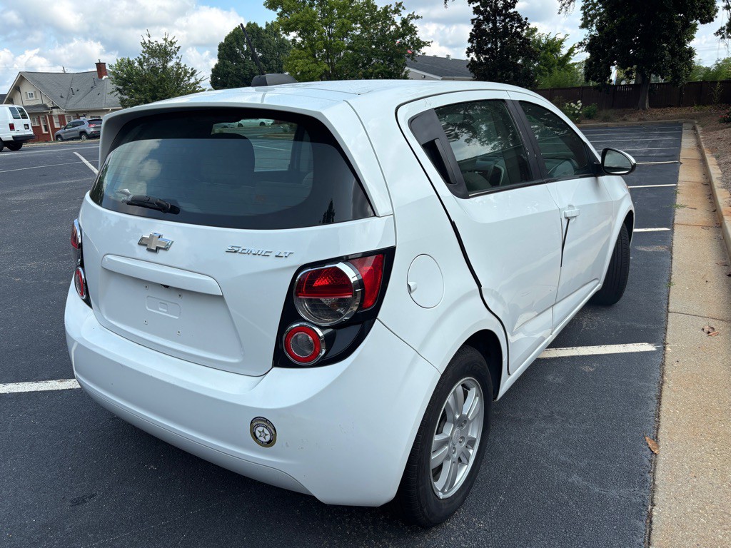 2016 Chevrolet Sonic Image 4