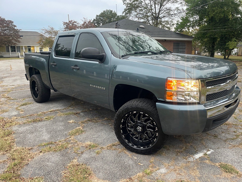 2011 Chevrolet Silverado 1500 Image 3