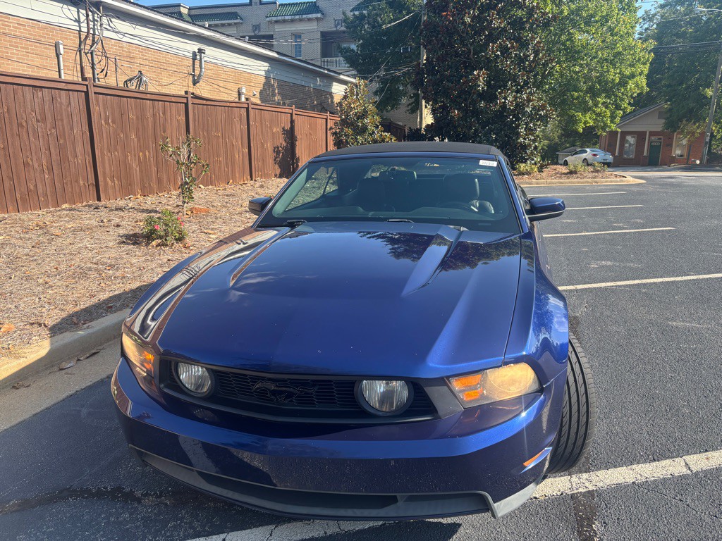 2010 Ford Mustang Image 2