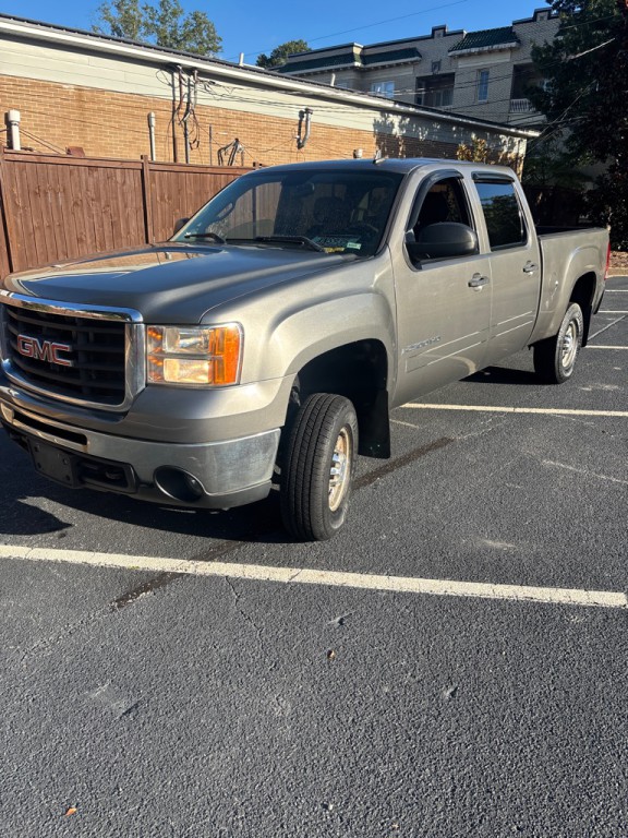2008 GMC Sierra Image 1