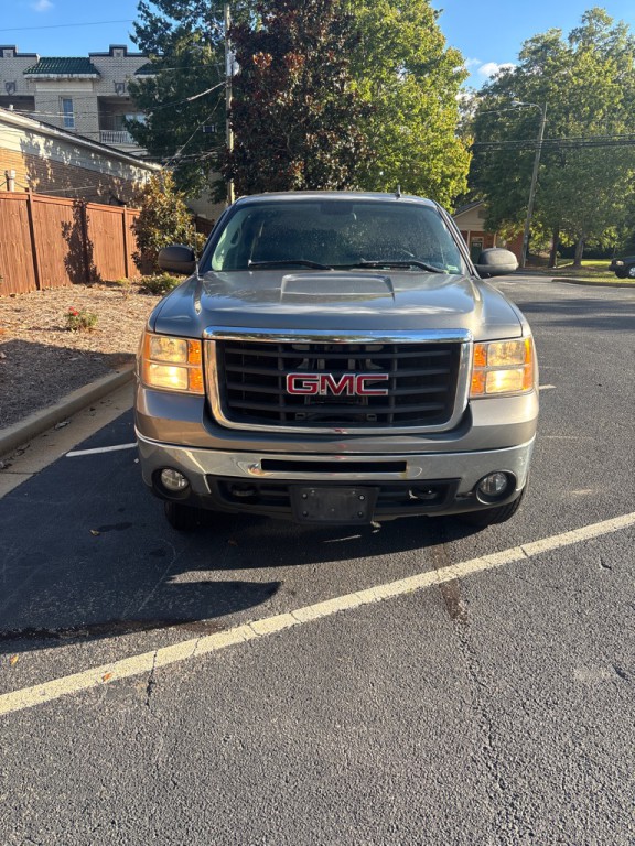 2008 GMC Sierra Image 2