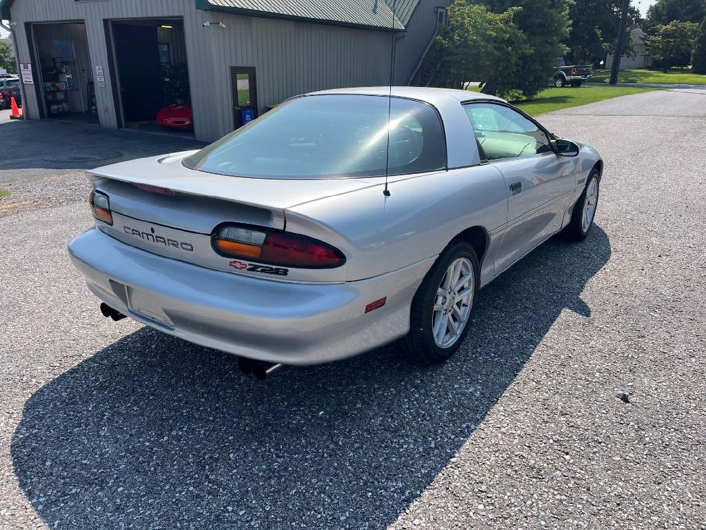1997 Chevrolet Camaro Image 3