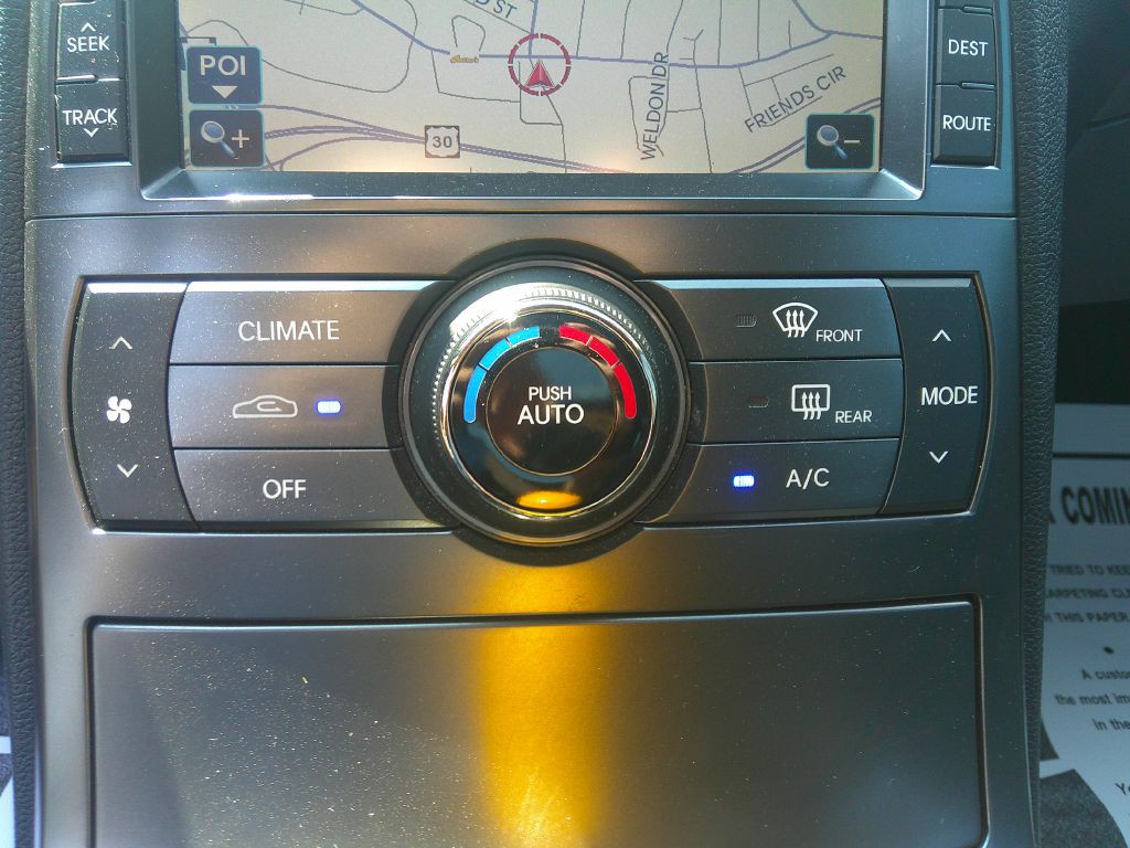 2012 Hyundai Genesis Image 23
