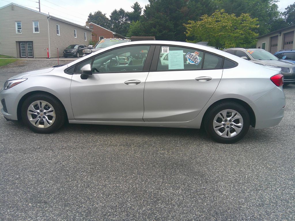 2019 Chevrolet Cruze Image 8