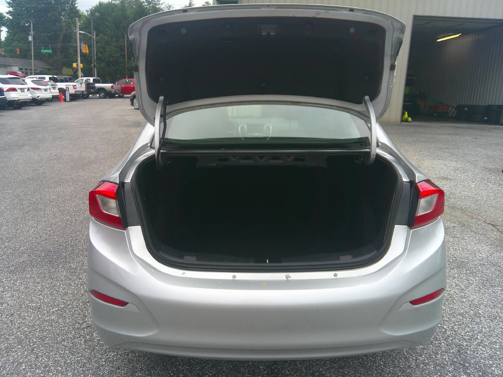 2019 Chevrolet Cruze Image 14