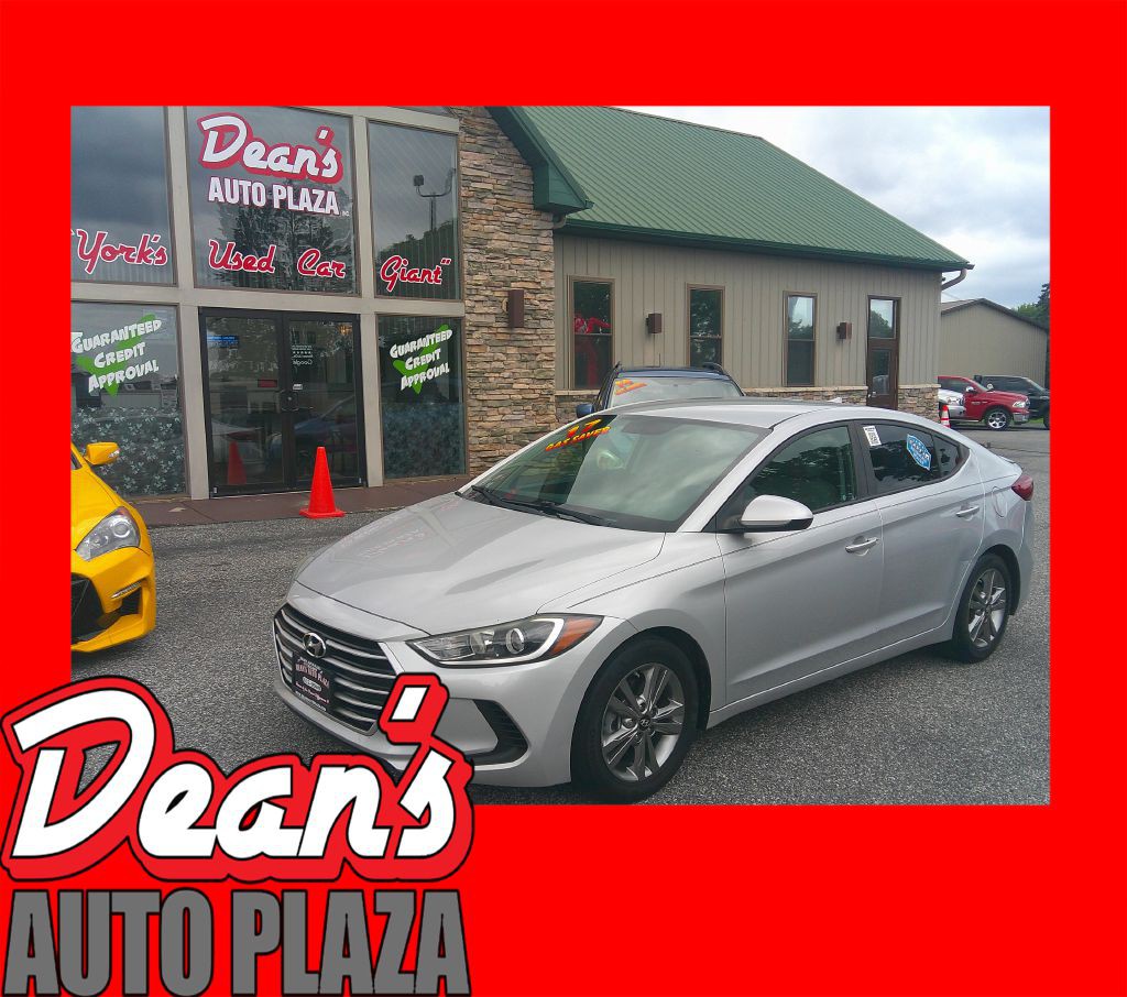 2017 Hyundai Elantra Image 1