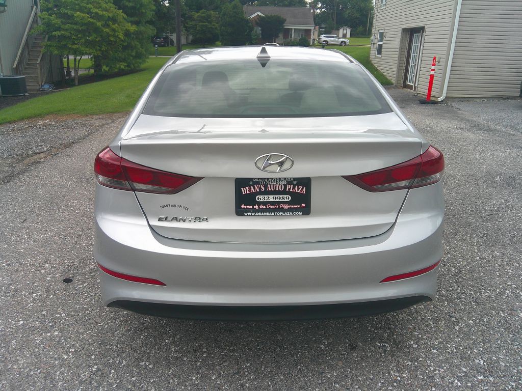 2017 Hyundai Elantra Image 6