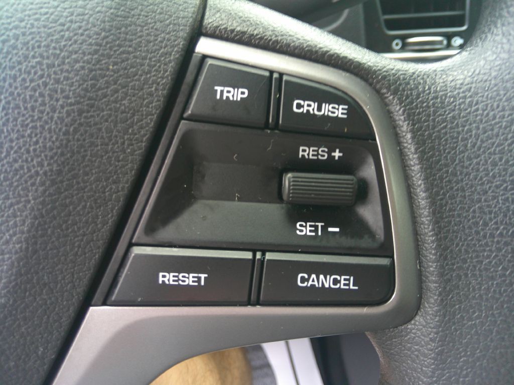 2017 Hyundai Elantra Image 21