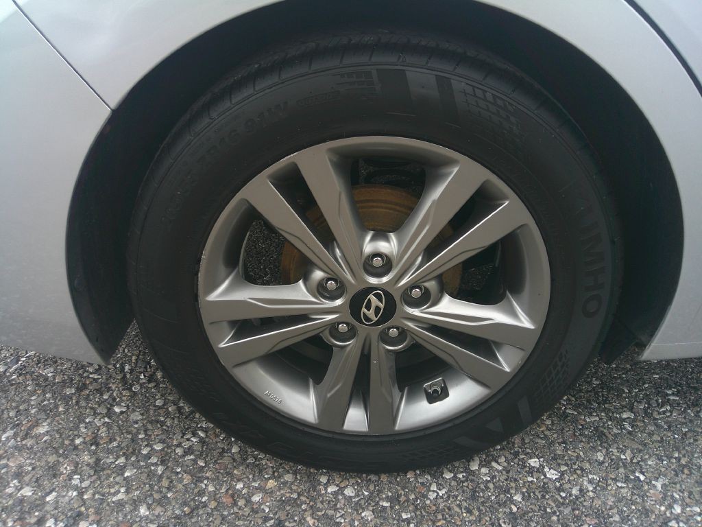 2017 Hyundai Elantra Image 29
