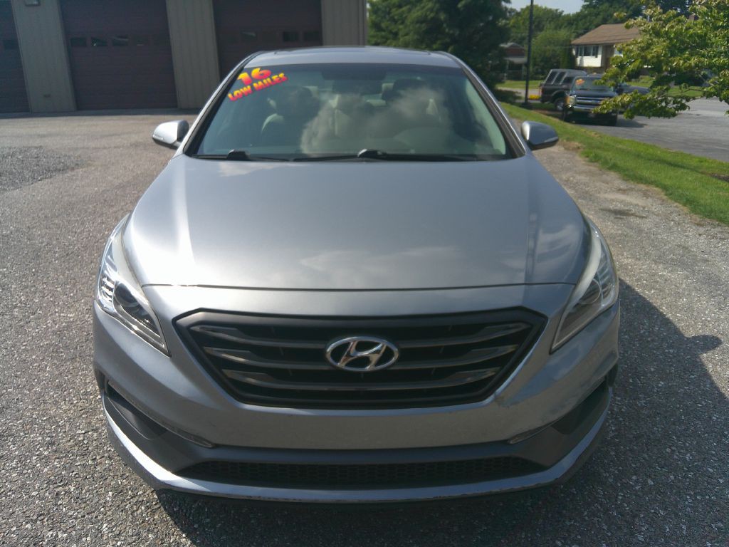 2016 Hyundai Sonata Image 2