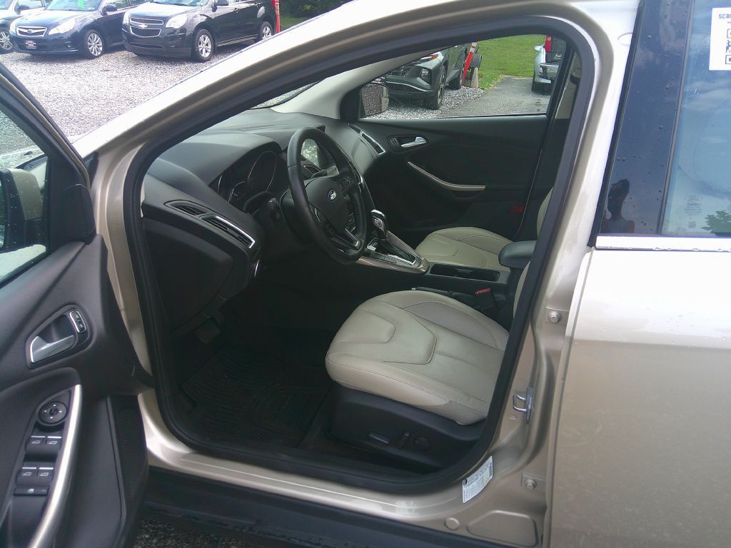 2018 Ford Focus Image 9