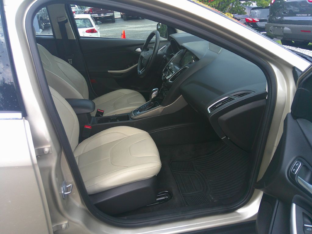 2018 Ford Focus Image 16