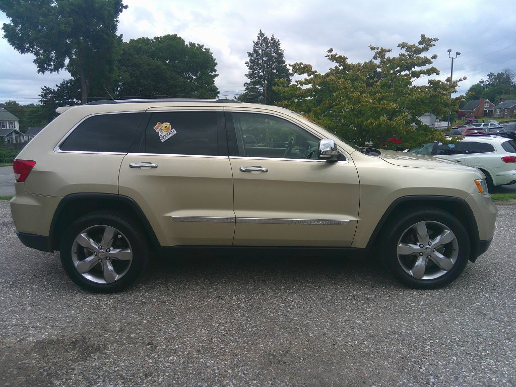 2011 Jeep Grand Cherokee Image 4
