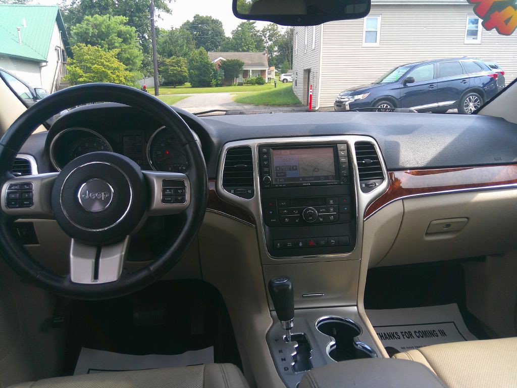 2011 Jeep Grand Cherokee Image 19