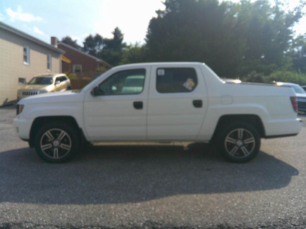 2014 Honda Ridgeline Image 8