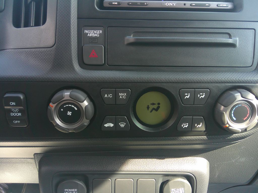2014 Honda Ridgeline Image 24