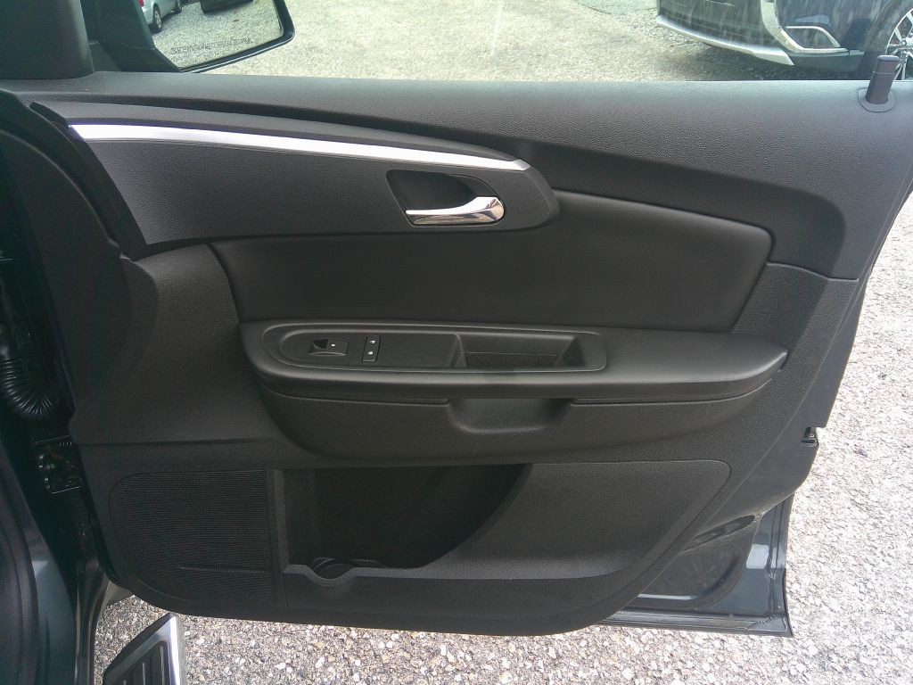 2012 Chevrolet Traverse Image 17