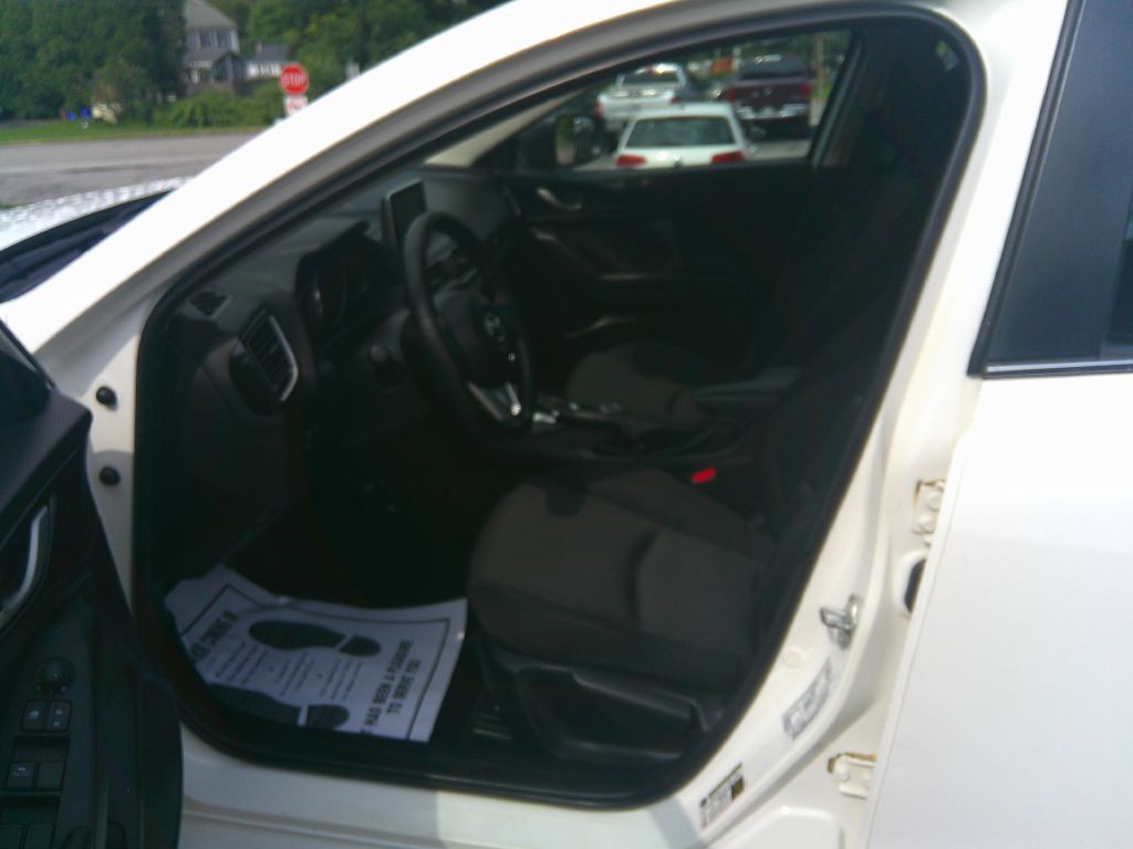 2016 Mazda Mazda3 Image 9