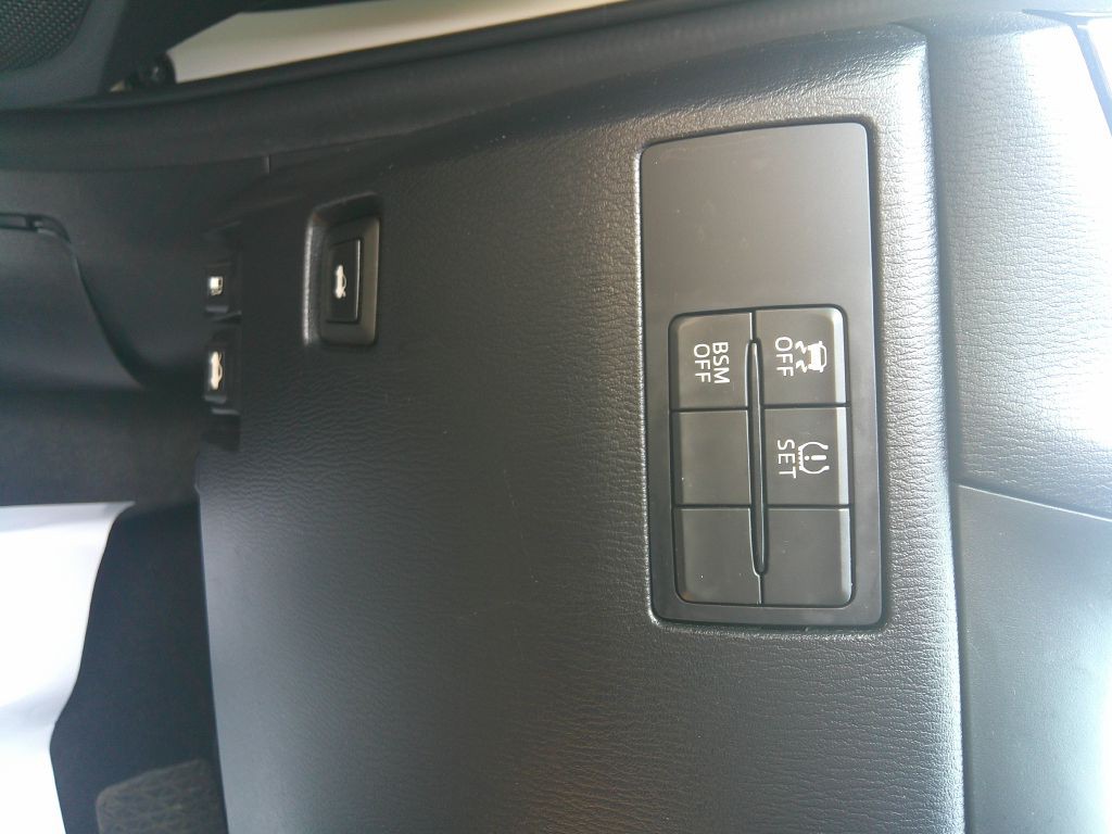 2016 Mazda Mazda3 Image 28