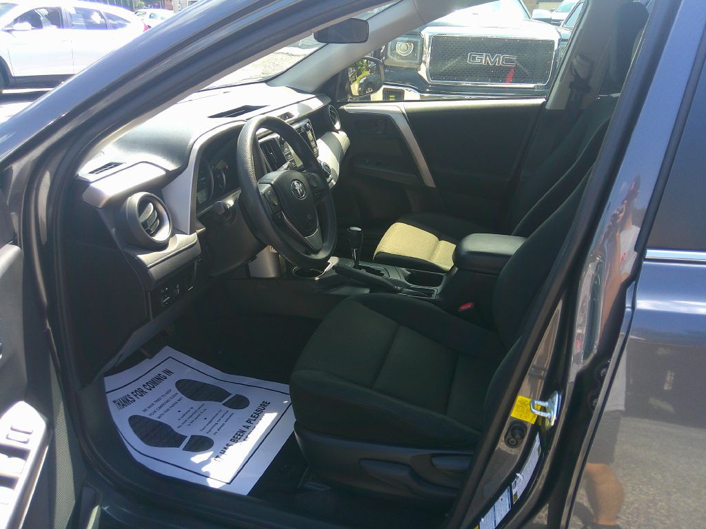 2016 Toyota Rav4 Image 9