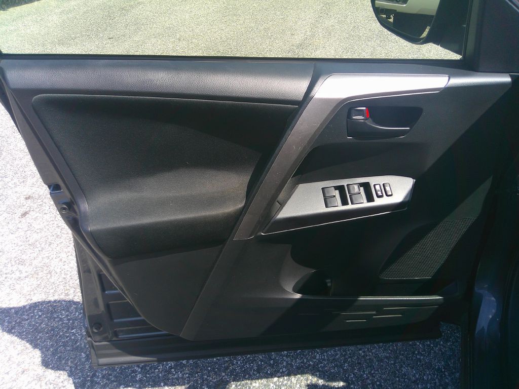 2016 Toyota Rav4 Image 10