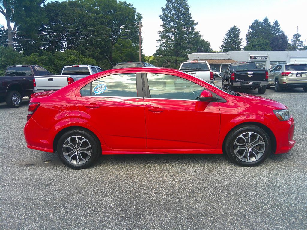 2017 Chevrolet Sonic Image 4