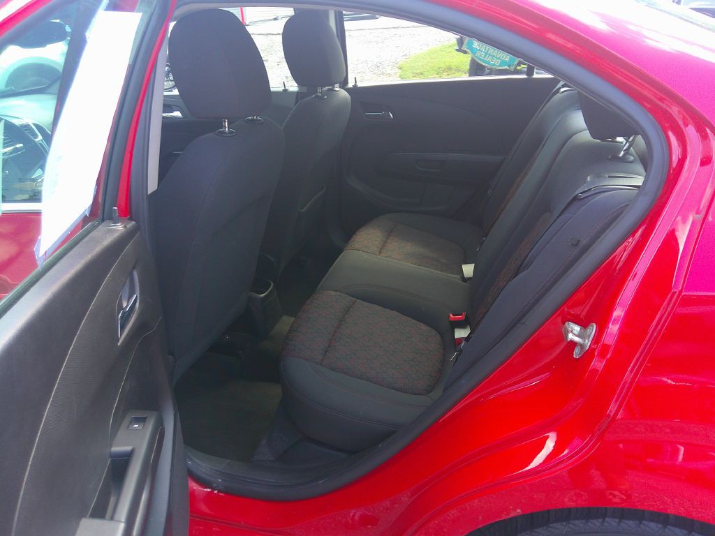 2017 Chevrolet Sonic Image 12