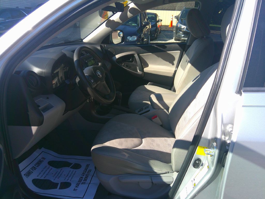 2012 Toyota Rav4 Image 9