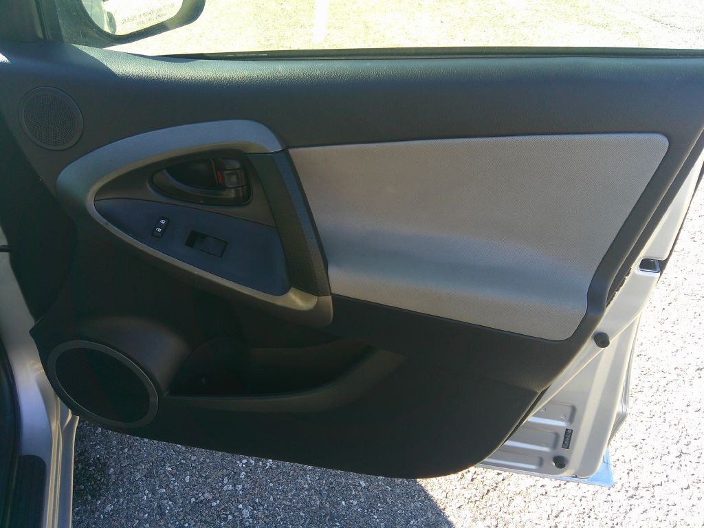 2012 Toyota Rav4 Image 17