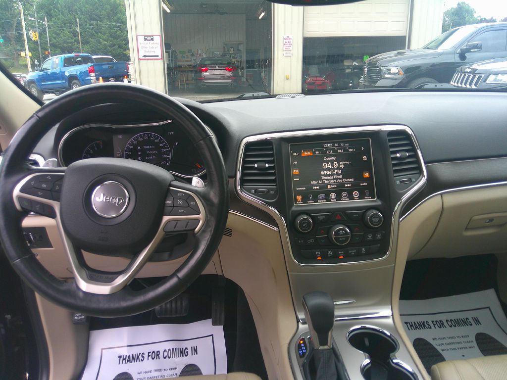 2017 Jeep Grand Cherokee Image 19
