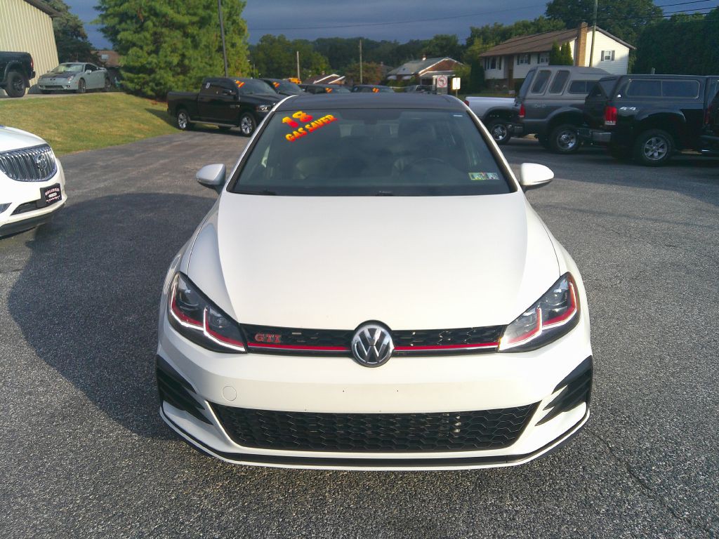 2018 Volkswagen GTI Image 2