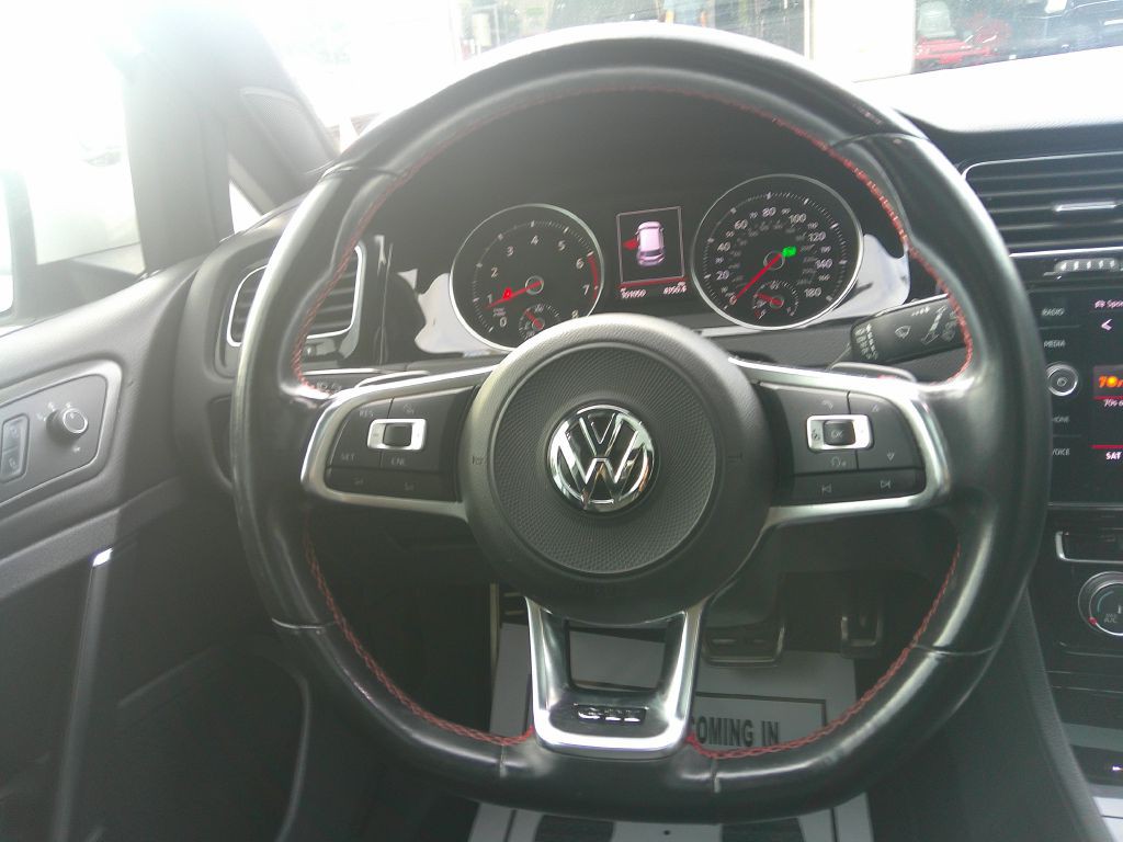 2018 Volkswagen GTI Image 21