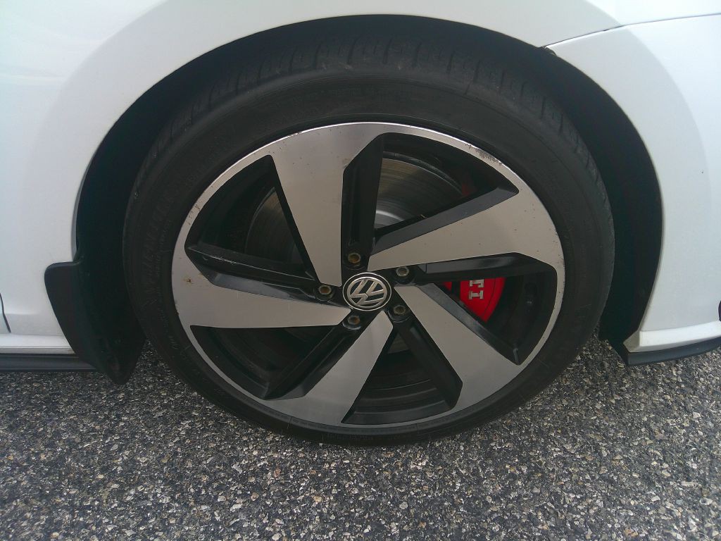 2018 Volkswagen GTI Image 34