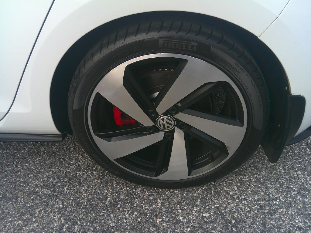 2018 Volkswagen GTI Image 36