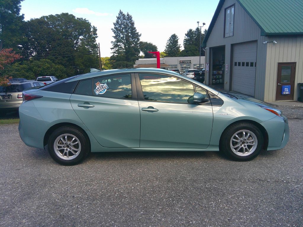 2016 Toyota Prius Image 4