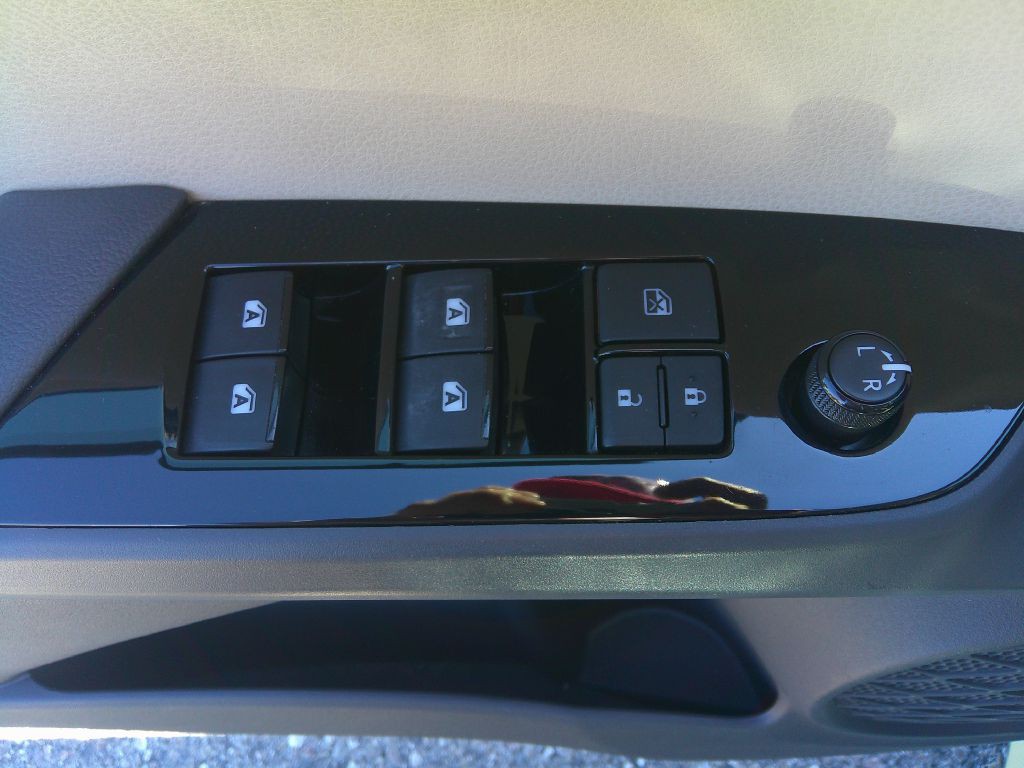 2016 Toyota Prius Image 11