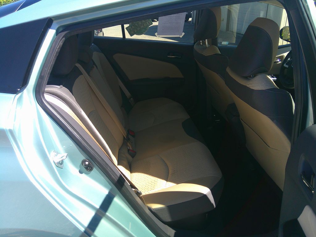 2016 Toyota Prius Image 14