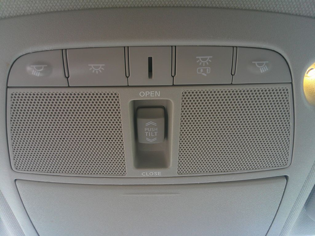 2014 Nissan Rogue Image 28
