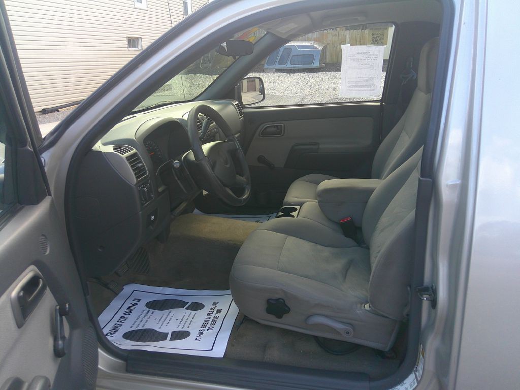 2004 Chevrolet Colorado Image 9