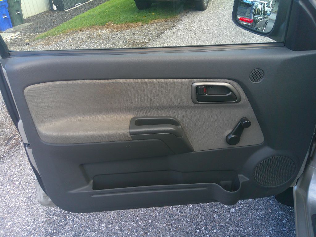2004 Chevrolet Colorado Image 10