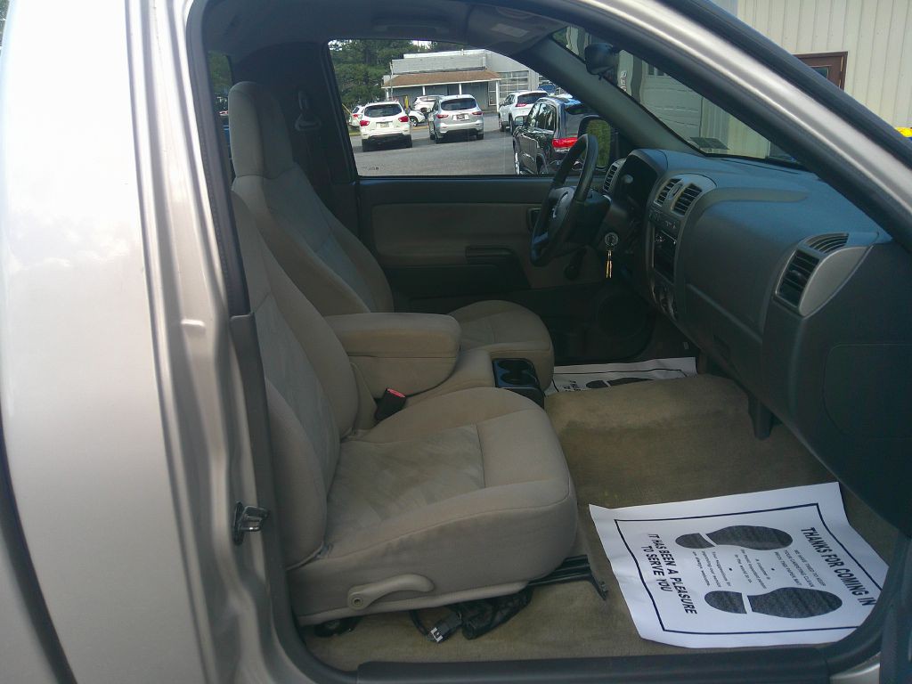 2004 Chevrolet Colorado Image 11
