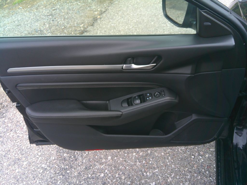 2019 Nissan Altima Image 10