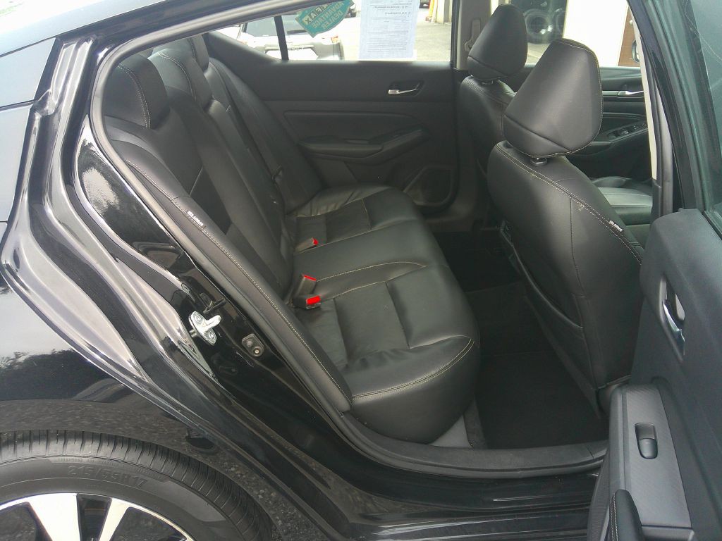 2019 Nissan Altima Image 14