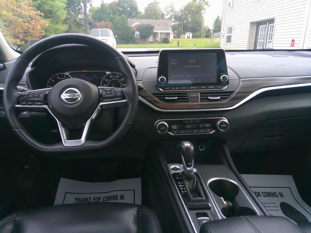 2019 Nissan Altima Image 19