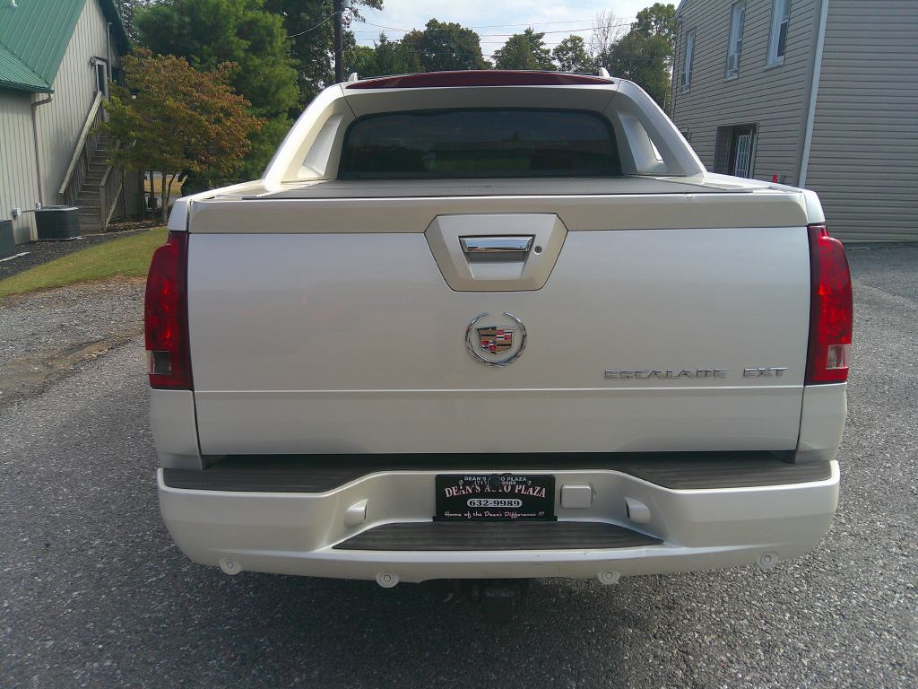 2003 Cadillac Escalade Image 6