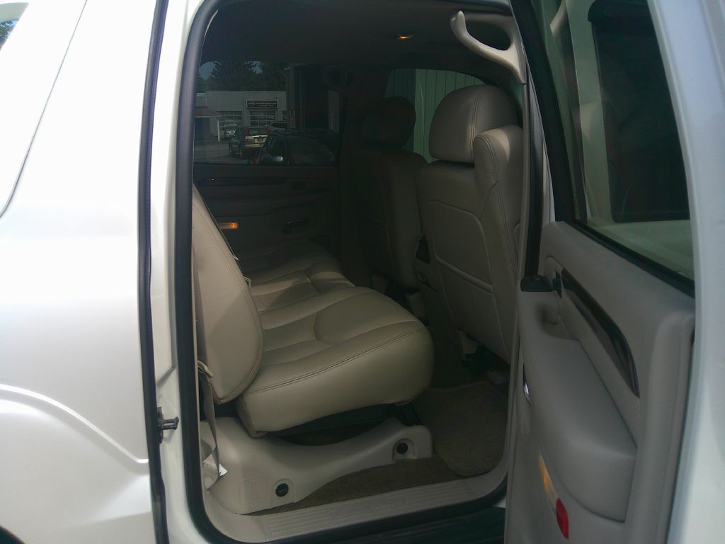 2003 Cadillac Escalade Image 14