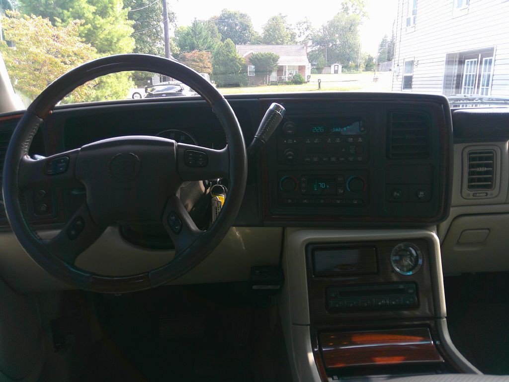 2003 Cadillac Escalade Image 19